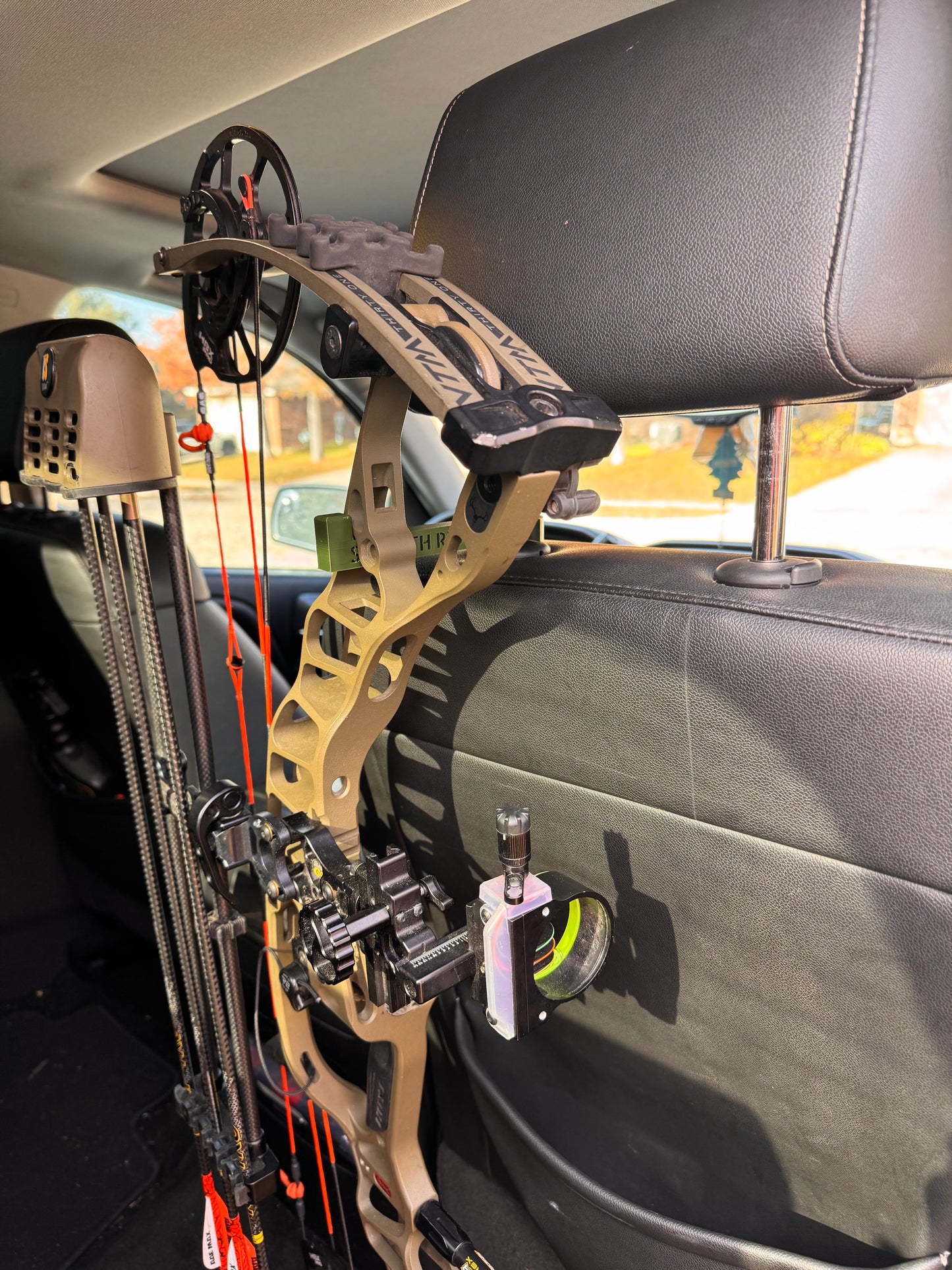 Headrest Bow Hanger